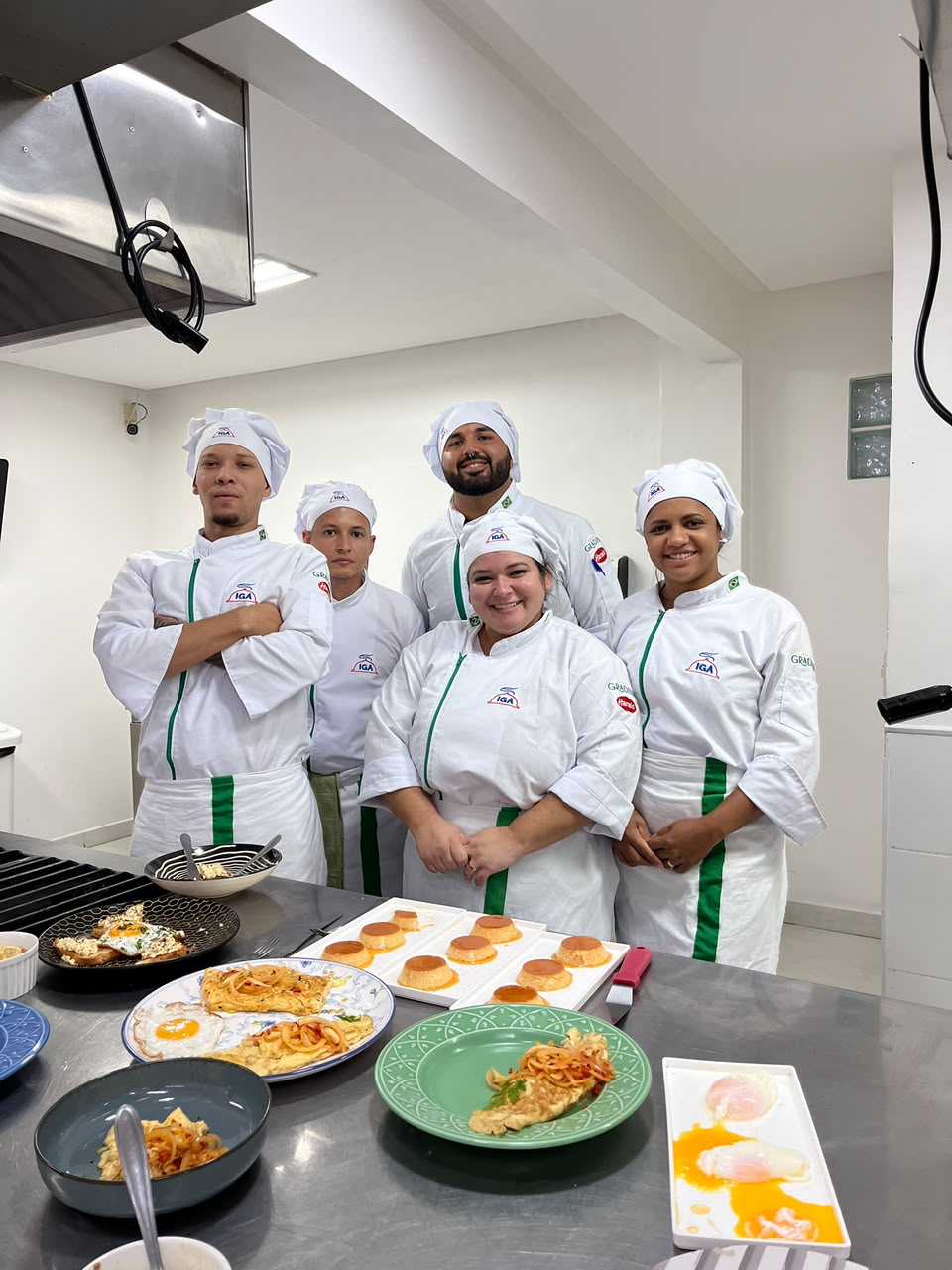 Aluno na cozinha do IGA Cabo Frio